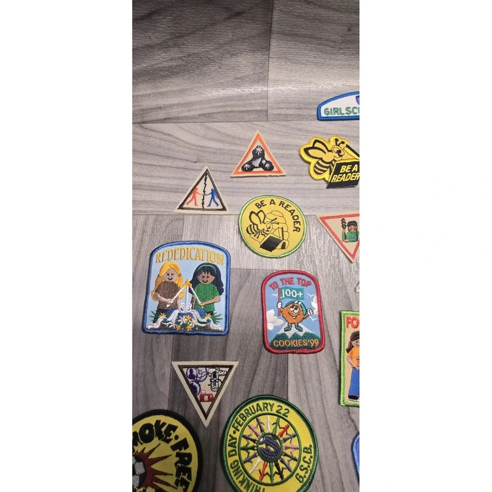 mixed collection of vintage Girl Scout embroidered badges & patches 90's/00's